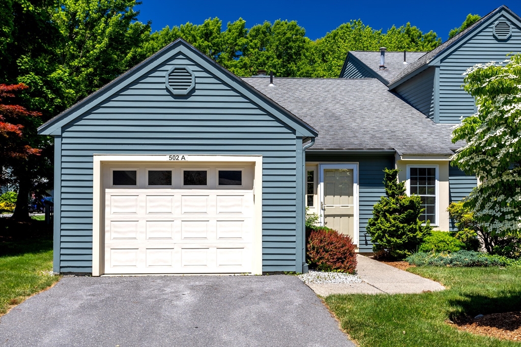 502 Ridgefield Cir, Clinton, Massachusetts, 2 Bedrooms Bedrooms, 4 Rooms Rooms,1 BathroomBathrooms,Residential,For Sale,Ridgefield Cir,73539957
