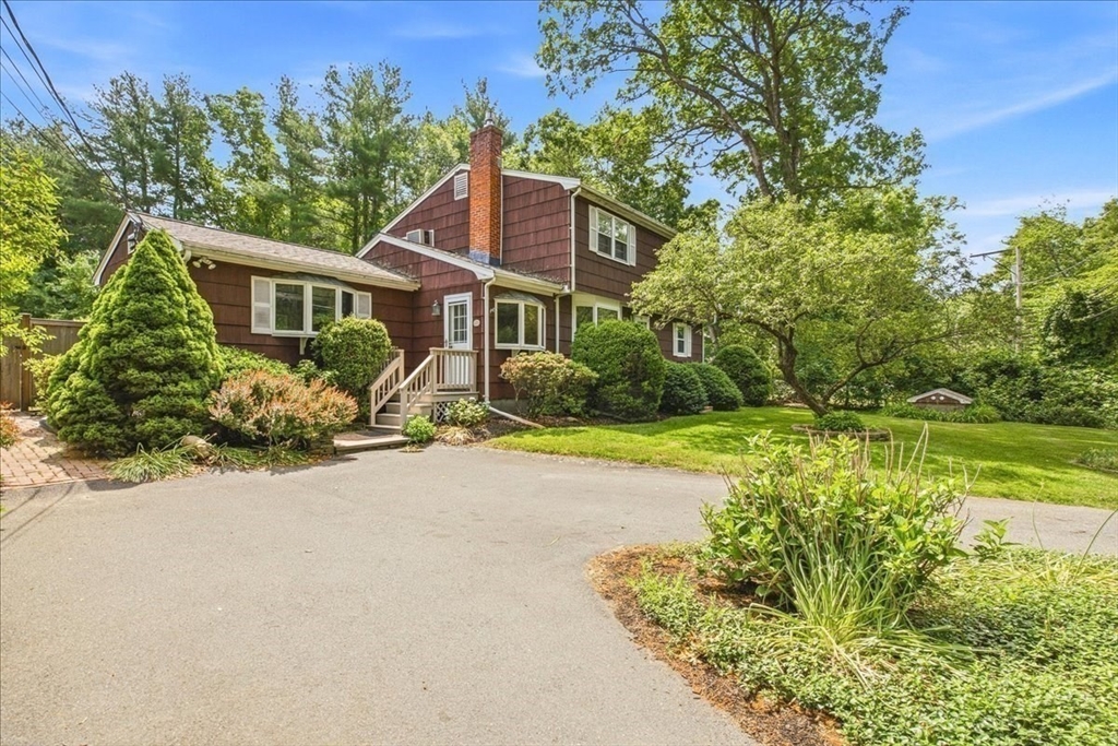 93 Hudson St, Halifax, Massachusetts, 3 Bedrooms Bedrooms, 10 Rooms Rooms,2 BathroomsBathrooms,Residential,For Sale,Hudson St,73535818
