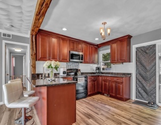 98 Turgeon Ave, Dracut, Massachusetts, 3 Bedrooms Bedrooms, 6 Rooms Rooms,2 BathroomsBathrooms,Residential,For Sale,Turgeon Ave,73537411