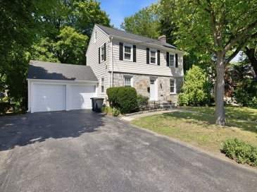150 Cambridge Street, Winchester, Massachusetts, 3 Bedrooms Bedrooms, 8 Rooms Rooms,1.5 BathroomsBathrooms,Residential,For Sale,Cambridge Street,73530959