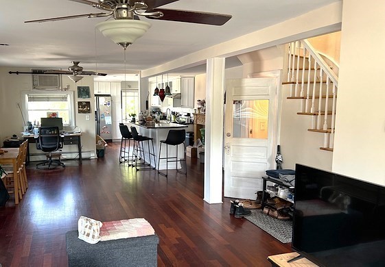 173 Concord Avenue, Cambridge, Massachusetts, 3 Bedrooms Bedrooms, 6 Rooms Rooms,2 BathroomsBathrooms,Residential Lease,For Rent,Concord Avenue,73540206
