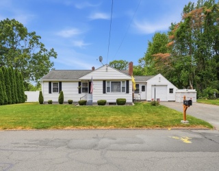 143 Braeburn Road, East Longmeadow, Massachusetts, 3 Bedrooms Bedrooms, 5 Rooms Rooms,1.5 BathroomsBathrooms,Residential,For Sale,Braeburn Road,73539984