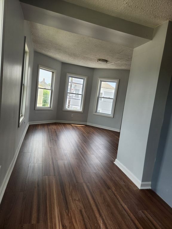 109 Phillips Ave, New Bedford, Massachusetts, 3 Bedrooms Bedrooms, 5 Rooms Rooms,1 BathroomBathrooms,Residential Lease,For Rent,Phillips Ave,73540003