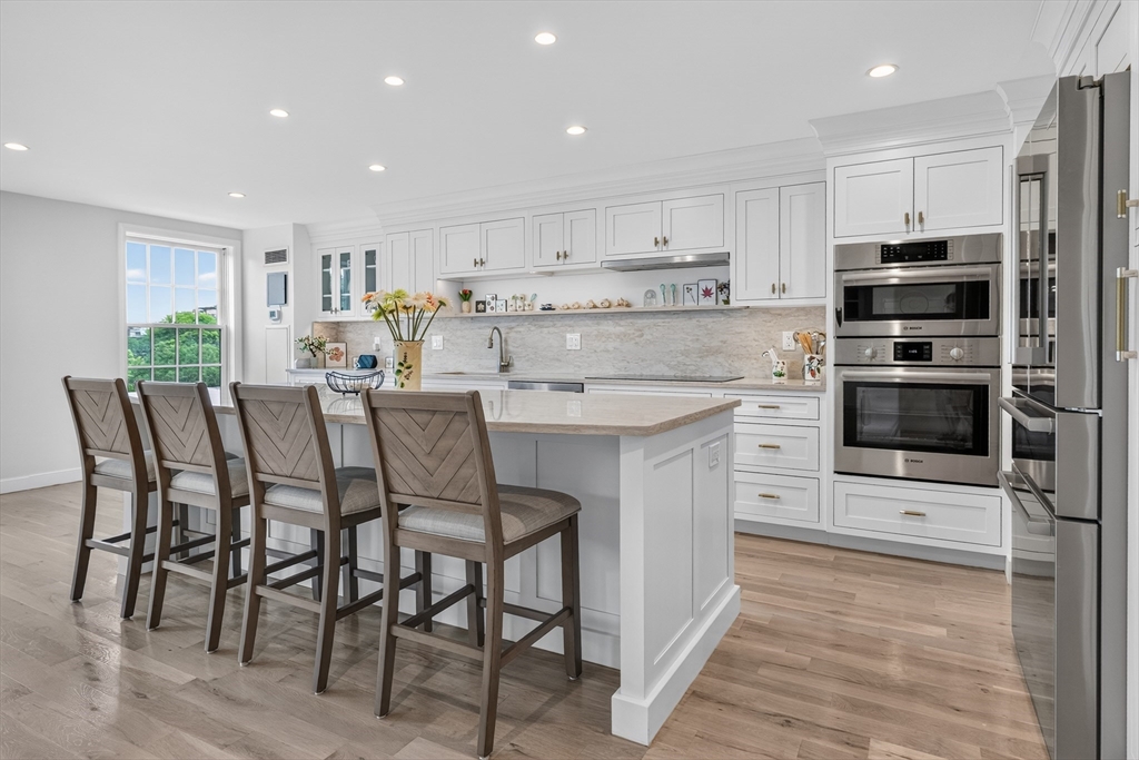 54 Commonwealth Ave, Boston, Massachusetts, 3 Bedrooms Bedrooms, 5 Rooms Rooms,2 BathroomsBathrooms,Residential Lease,For Rent,Commonwealth Ave,73540018