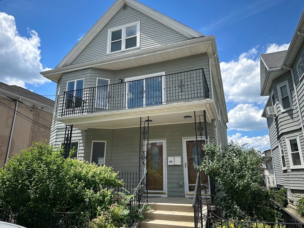 111 Hillsdale Rd, Somerville, Massachusetts, 5 Bedrooms Bedrooms, 7 Rooms Rooms,2 BathroomsBathrooms,Residential Lease,For Rent,Hillsdale Rd,73540008