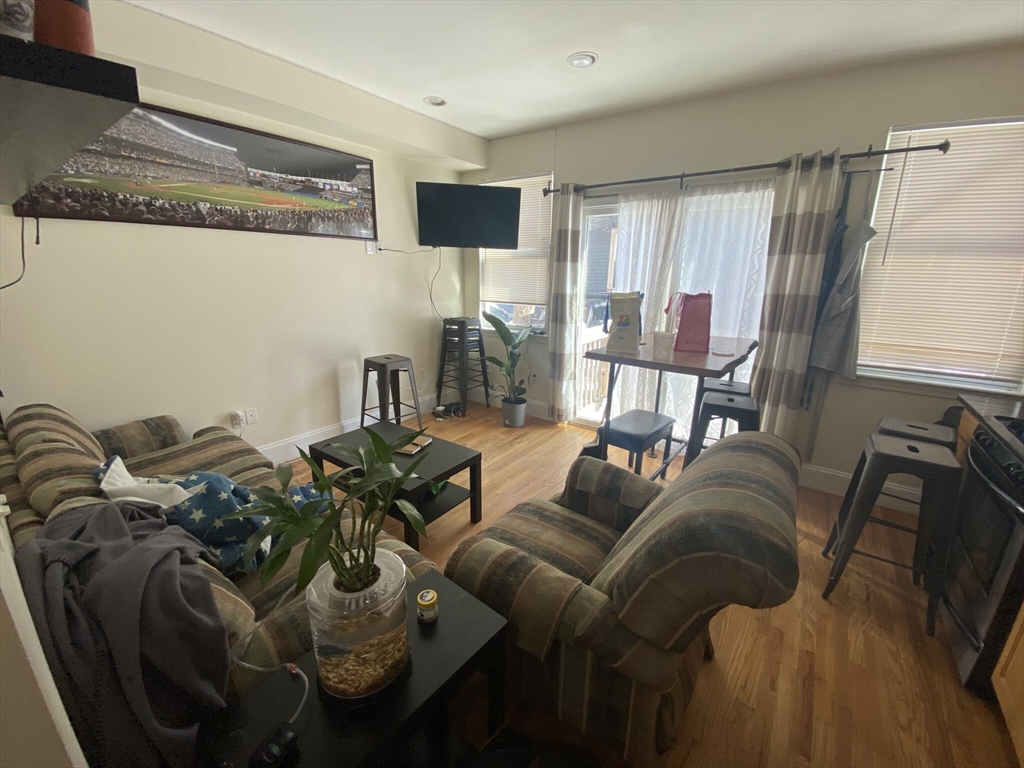 13 Sewall Street, Boston, Massachusetts, 3 Bedrooms Bedrooms, 7 Rooms Rooms,2.5 BathroomsBathrooms,Residential Lease,For Rent,Sewall Street,73540033