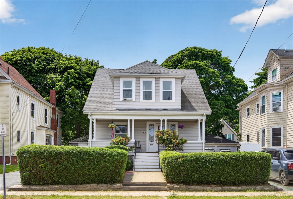 524 Eastern Avenue, Lynn, Massachusetts, 4 Bedrooms Bedrooms, 7 Rooms Rooms,2 BathroomsBathrooms,Residential,For Sale,Eastern Avenue,73540011
