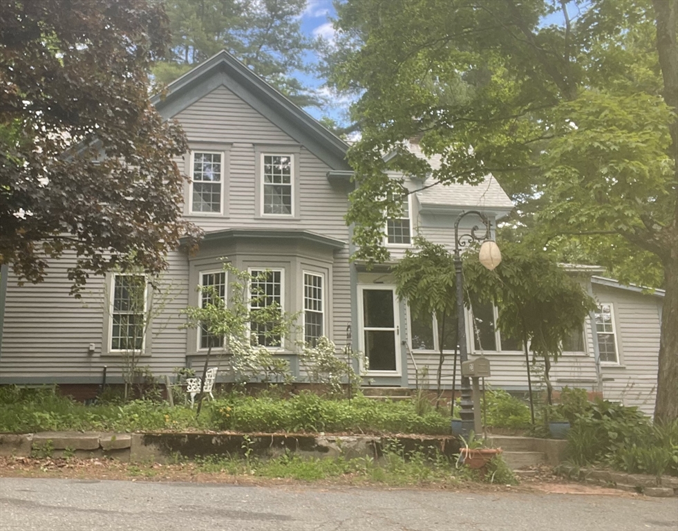 23 E Howe St, Orange, Massachusetts, 4 Bedrooms Bedrooms, 9 Rooms Rooms,2 BathroomsBathrooms,Residential,For Sale,E Howe St,73526345