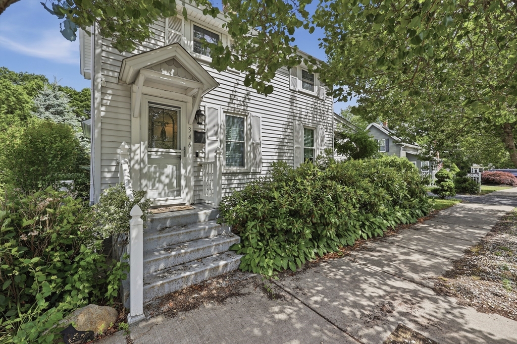 364 Oak Street, Clinton, Massachusetts, 2 Bedrooms Bedrooms, 6 Rooms Rooms,1.5 BathroomsBathrooms,Residential,For Sale,Oak Street,73540069
