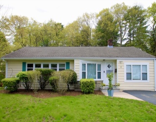 12 Westwood Ter, Westwood, Massachusetts, 5 Bedrooms Bedrooms, 10 Rooms Rooms,2 BathroomsBathrooms,Residential,For Sale,Westwood Ter,73517444