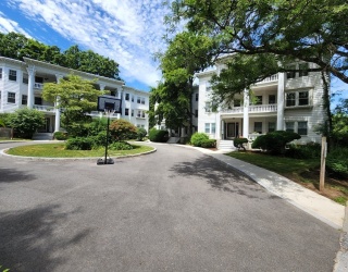 144 Middlesex Rd, Brookline, Massachusetts, 3 Bedrooms Bedrooms, 7 Rooms Rooms,2 BathroomsBathrooms,Residential,For Sale,Middlesex Rd,73540089