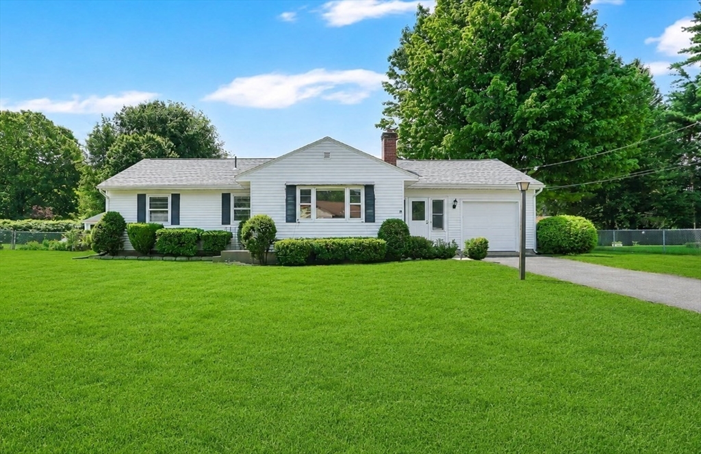 95 Wrenwood St, Springfield, Massachusetts, 3 Bedrooms Bedrooms, 6 Rooms Rooms,1 BathroomBathrooms,Residential,For Sale,Wrenwood St,73539961