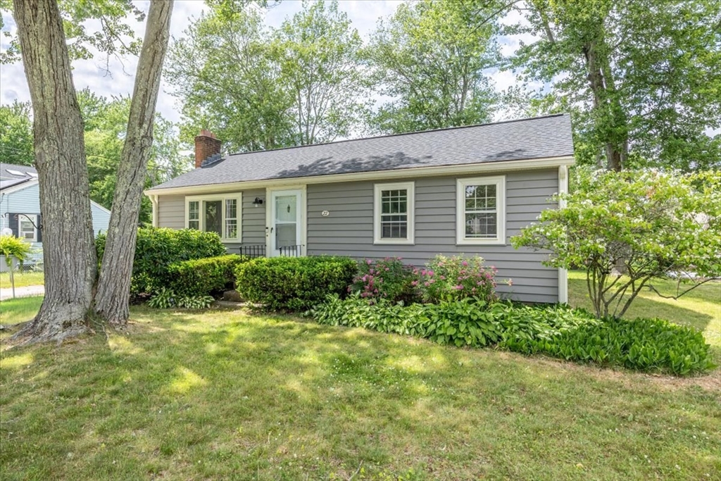 22 Milton Ter, Randolph, Massachusetts, 3 Bedrooms Bedrooms, 6 Rooms Rooms,1 BathroomBathrooms,Residential,For Sale,Milton Ter,73540062