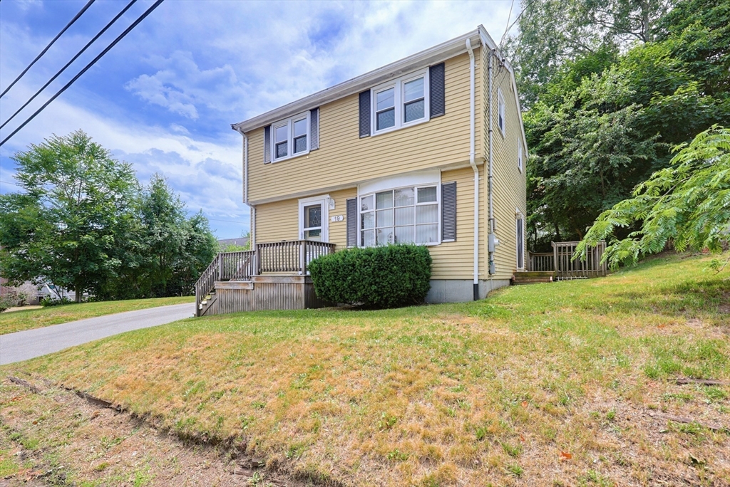 19 Indian Rd, Holbrook, Massachusetts, 3 Bedrooms Bedrooms, 6 Rooms Rooms,1.5 BathroomsBathrooms,Residential,For Sale,Indian Rd,73540102