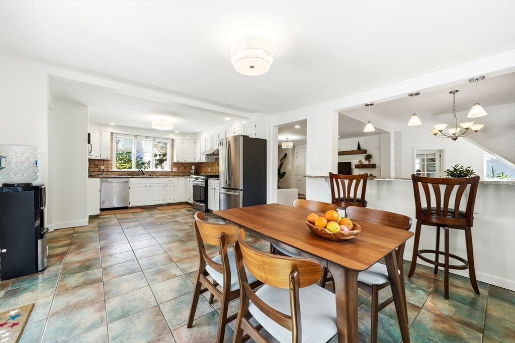 41 Cross St, Winchester, Massachusetts, 4 Bedrooms Bedrooms, 7 Rooms Rooms,2 BathroomsBathrooms,Residential,For Sale,Cross St,73540112