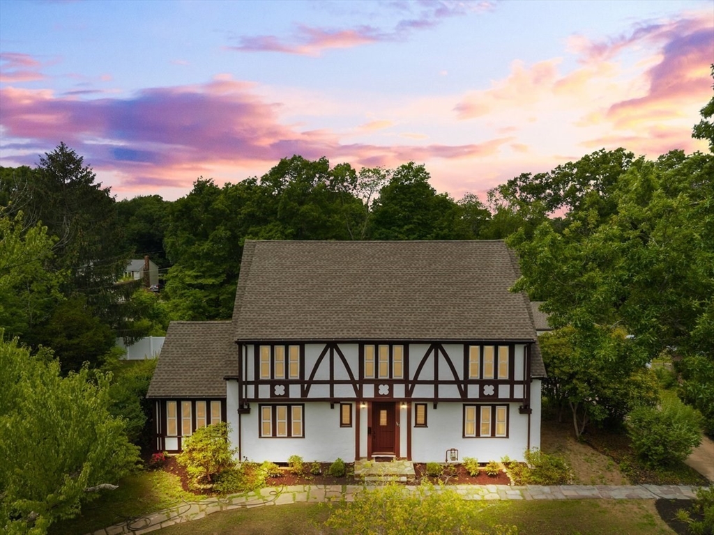 161 Moraine St, Brockton, Massachusetts, 4 Bedrooms Bedrooms, 8 Rooms Rooms,3 BathroomsBathrooms,Residential,For Sale,Moraine St,73539675