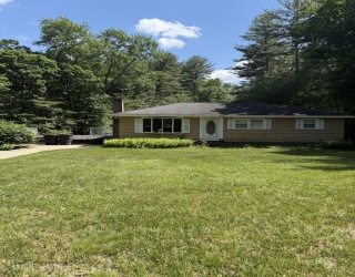 104 Cold Spring Road, Westford, Massachusetts, 3 Bedrooms Bedrooms, 7 Rooms Rooms,1.5 BathroomsBathrooms,Residential,For Sale,Cold Spring Road,73539828