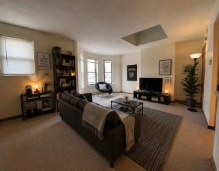 52 Gainsborough Street, Boston, Massachusetts, 2 Bedrooms Bedrooms, 4 Rooms Rooms,1 BathroomBathrooms,Residential Lease,For Rent,Gainsborough Street,73540154