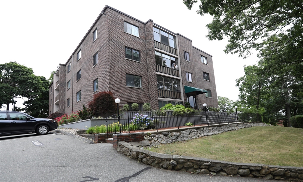 62 South St, Quincy, Massachusetts, 2 Bedrooms Bedrooms, 5 Rooms Rooms,1.5 BathroomsBathrooms,Residential,For Sale,South St,73540155
