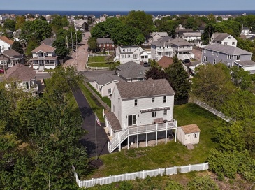 107 Newport Rd, Hull, Massachusetts, 3 Bedrooms Bedrooms, 6 Rooms Rooms,2 BathroomsBathrooms,Residential,For Sale,Newport Rd,73522250