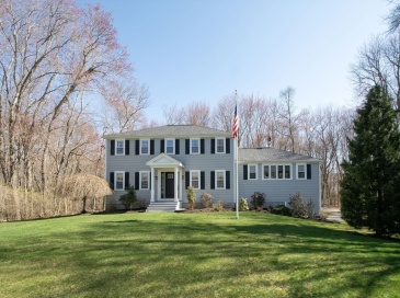 18 Longmeadow Rd, Scituate, Massachusetts, 4 Bedrooms Bedrooms, 8 Rooms Rooms,2.5 BathroomsBathrooms,Residential,For Sale,Longmeadow Rd,73498693