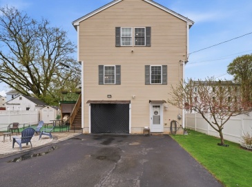 17 Thorndike St, Haverhill, Massachusetts, 3 Bedrooms Bedrooms, 7 Rooms Rooms,2.5 BathroomsBathrooms,Residential,For Sale,Thorndike St,73512007