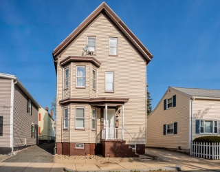 24 Tracey St, Peabody, Massachusetts, 7 Bedrooms Bedrooms, 15 Rooms Rooms,3 BathroomsBathrooms,Residential Income,For Sale,Tracey St,73516096