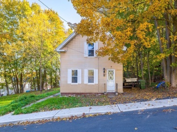 17 Otis St, Warren, Massachusetts, 3 Bedrooms Bedrooms, 6 Rooms Rooms,2 BathroomsBathrooms,Residential,For Sale,Otis St,73448621 17 Otis St, Warren, Massachusetts, 3 Bedrooms Bedrooms, 6 Rooms Rooms,2 BathroomsBathrooms,Residential,For Sale,Otis St,73448621