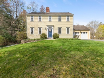 55 Pamden Ln, Seekonk, Massachusetts, 4 Bedrooms Bedrooms, 9 Rooms Rooms,3.5 BathroomsBathrooms,Residential,For Sale,Pamden Ln,73509989