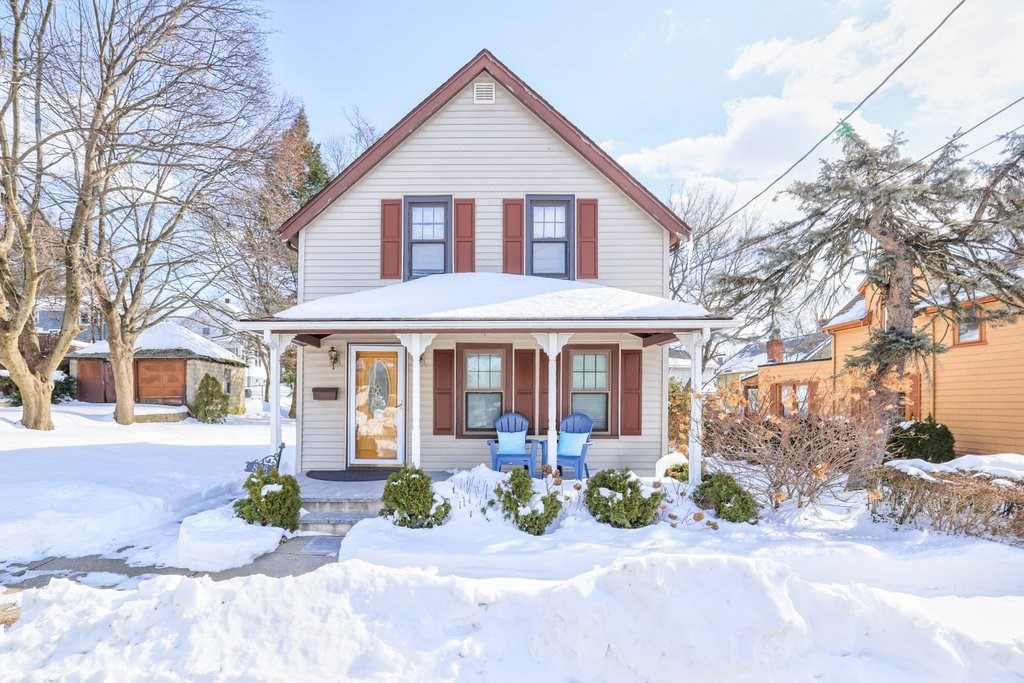 886 Canterbury St, Boston, Massachusetts, 4 Bedrooms Bedrooms, 8 Rooms Rooms,1.5 BathroomsBathrooms,Residential,For Sale,Canterbury St,73485958