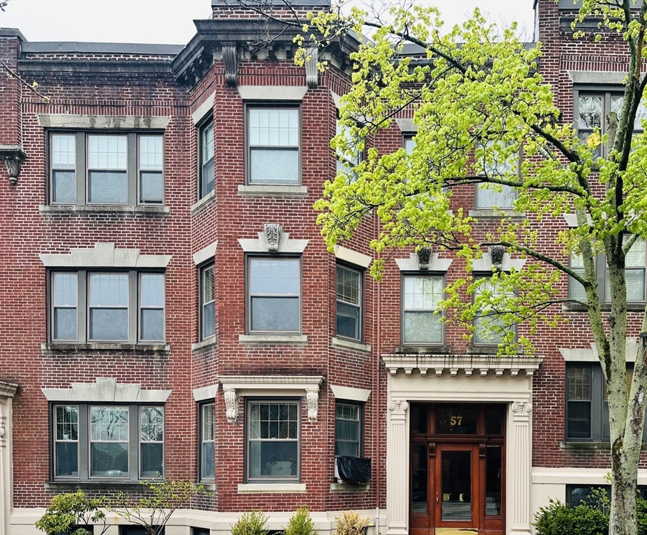57 Alton Place, Brookline, Massachusetts, 3 Bedrooms Bedrooms, 7 Rooms Rooms,2 BathroomsBathrooms,Residential Lease,For Rent,Alton Place,73511095