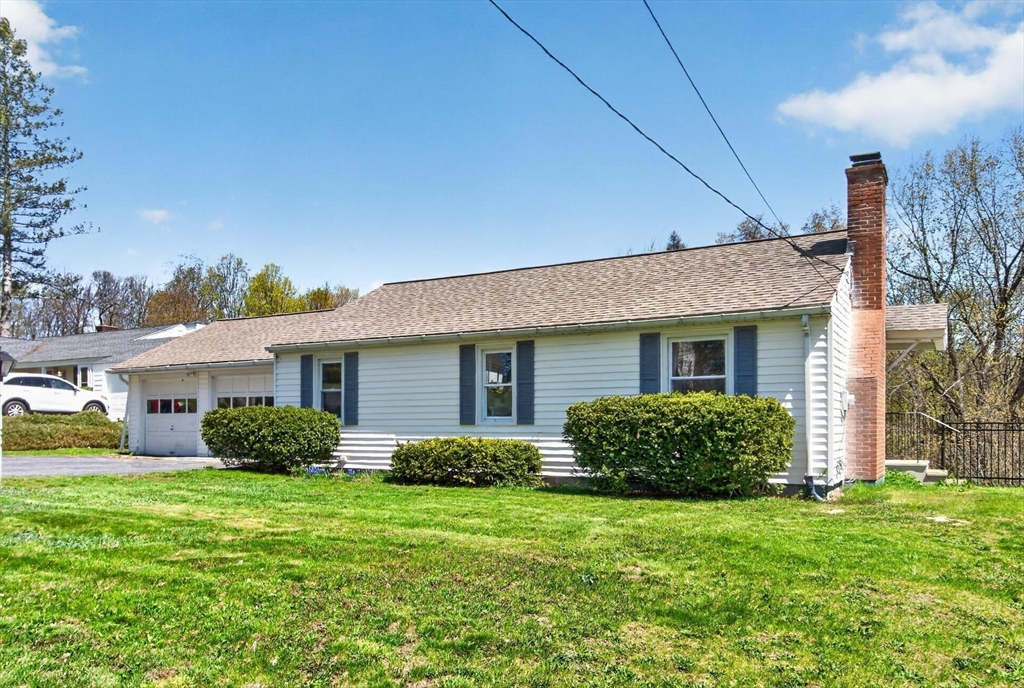 18 Hillside Dr, Lunenburg, Massachusetts, 3 Bedrooms Bedrooms, 5 Rooms Rooms,1 BathroomBathrooms,Residential,For Sale,Hillside Dr,73515029