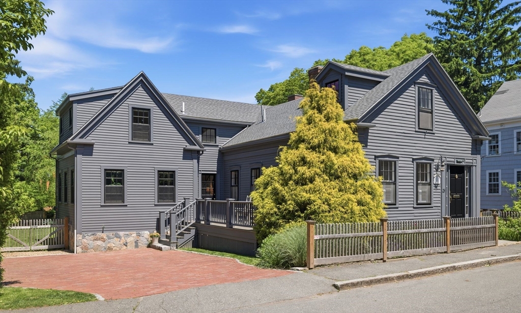 31 Elm Street, Marblehead, Massachusetts, 3 Bedrooms Bedrooms, 11 Rooms Rooms,3 BathroomsBathrooms,Residential,For Sale,Elm Street,73532140