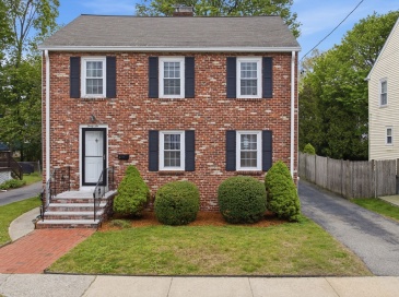 36 Fairview Rd, Stoneham, Massachusetts, 3 Bedrooms Bedrooms, 6 Rooms Rooms,1.5 BathroomsBathrooms,Residential,For Sale,Fairview Rd,73517935
