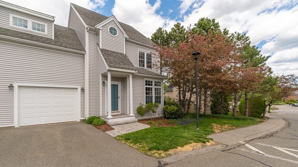 1 New Mill Place, Ipswich, Massachusetts, 2 Bedrooms Bedrooms, 8 Rooms Rooms,2.5 BathroomsBathrooms,Residential,For Sale,New Mill Place,73517549