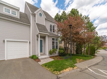 1 New Mill Place, Ipswich, Massachusetts, 2 Bedrooms Bedrooms, 8 Rooms Rooms,2.5 BathroomsBathrooms,Residential,For Sale,New Mill Place,73517549
