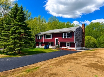 713 Bridge St, East Bridgewater, Massachusetts, 4 Bedrooms Bedrooms, 8 Rooms Rooms,2 BathroomsBathrooms,Residential,For Sale,Bridge St,73513830
