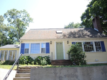 755 Central Ave, Needham, Massachusetts, 3 Bedrooms Bedrooms, 8 Rooms Rooms,2.5 BathroomsBathrooms,Residential Lease,For Rent,Central Ave,73531640