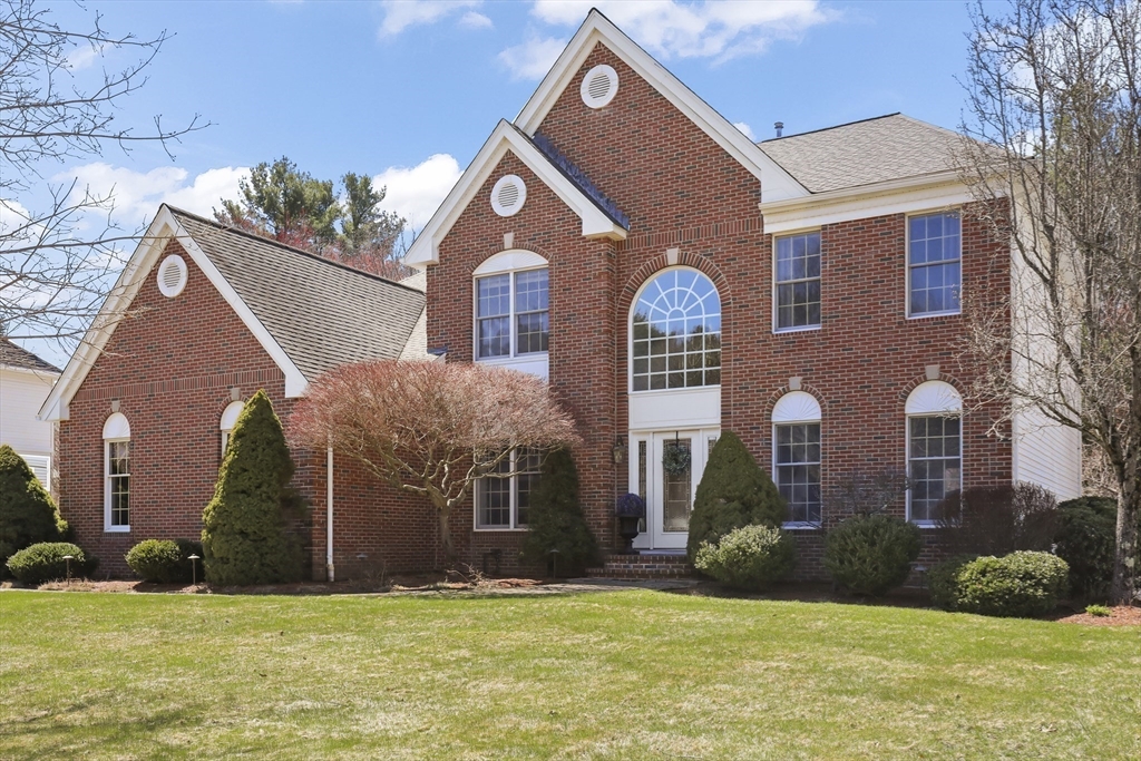 37 Hancock Rd, Franklin, Massachusetts, 4 Bedrooms Bedrooms, 12 Rooms Rooms,3 BathroomsBathrooms,Residential,For Sale,Hancock Rd,73500911