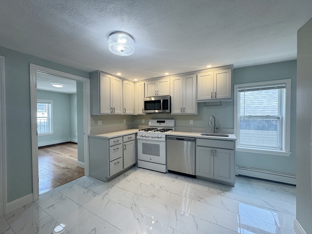 7 Sumner Place, Boston, Massachusetts, 2 Bedrooms Bedrooms, 4 Rooms Rooms,1 BathroomBathrooms,Residential Lease,For Rent,Sumner Place,73534484