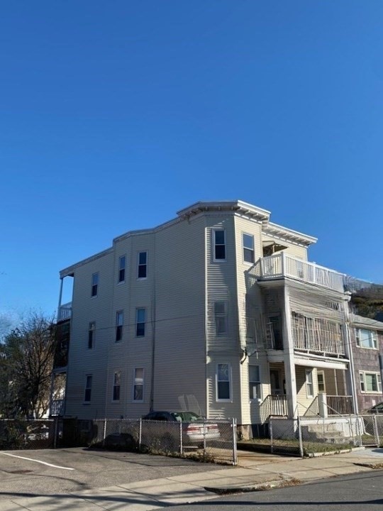 22 Gardena St, Boston, Massachusetts, 2 Bedrooms Bedrooms, 5 Rooms Rooms,1 BathroomBathrooms,Residential Lease,For Rent,Gardena St,73507523