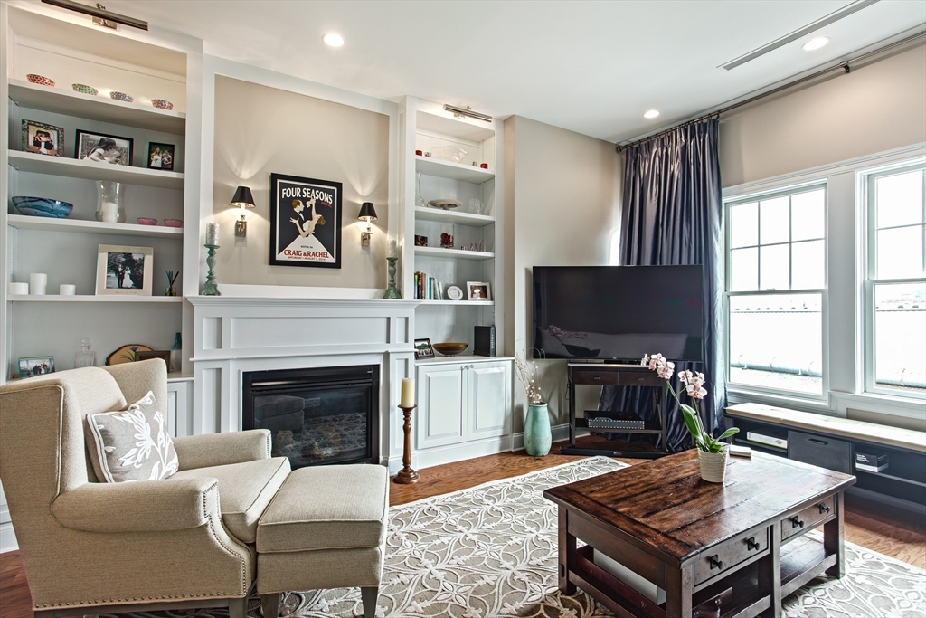 655 E 2nd St, Boston, Massachusetts, 3 Bedrooms Bedrooms, 6 Rooms Rooms,2 BathroomsBathrooms,Residential Lease,For Rent,E 2nd St,73531262