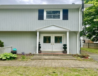 11 Carpenter Ave, Attleboro, Massachusetts, 2 Bedrooms Bedrooms, 4 Rooms Rooms,1.5 BathroomsBathrooms,Residential Lease,For Rent,Carpenter Ave,73529853