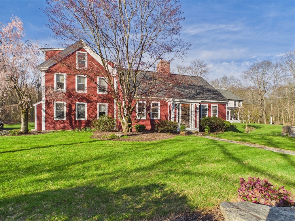 61 Canton St, Easton, Massachusetts, 4 Bedrooms Bedrooms, 9 Rooms Rooms,3 BathroomsBathrooms,Residential,For Sale,Canton St,73508900