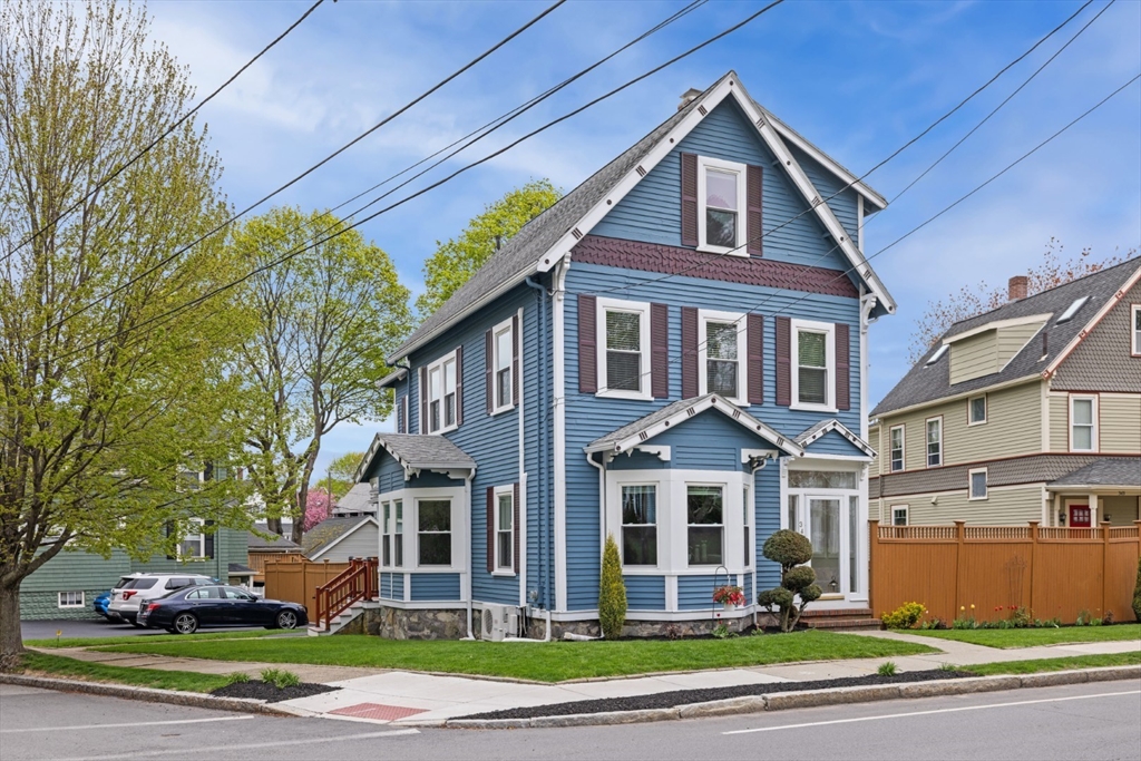 349 Washington St, Melrose, Massachusetts, 4 Bedrooms Bedrooms, 9 Rooms Rooms,1.5 BathroomsBathrooms,Residential,For Sale,Washington St,73513765