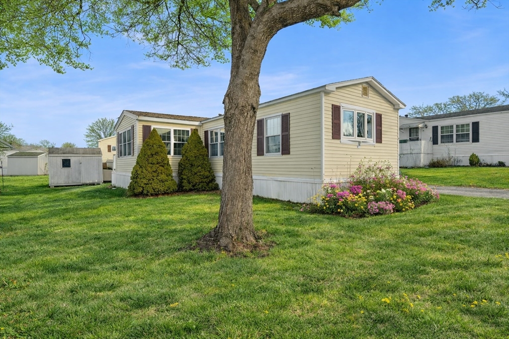 9 Musket Rd, Taunton, Massachusetts, 2 Bedrooms Bedrooms, 4 Rooms Rooms,1.5 BathroomsBathrooms,Residential,For Sale,Musket Rd,73489590