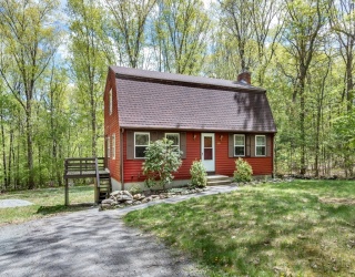 250 Prospect St, Franklin, Massachusetts, 3 Bedrooms Bedrooms, 6 Rooms Rooms,2.5 BathroomsBathrooms,Residential,For Sale,Prospect St,73518545