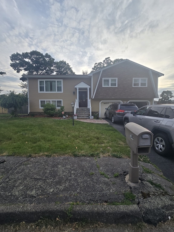 34 Hemlock Ter, Randolph, Massachusetts, 4 Bedrooms Bedrooms, 6 Rooms Rooms,2.5 BathroomsBathrooms,Residential Lease,For Rent,Hemlock Ter,73540215