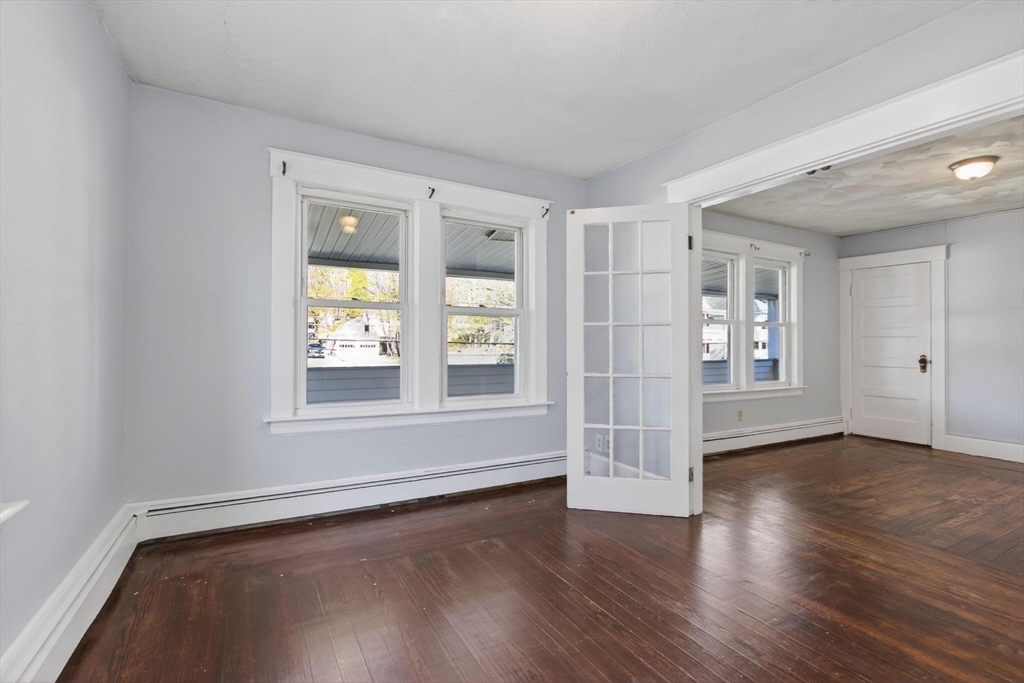 101 Marquette St, Gardner, Massachusetts, 2 Bedrooms Bedrooms, 6 Rooms Rooms,1 BathroomBathrooms,Residential Lease,For Rent,Marquette St,73540241