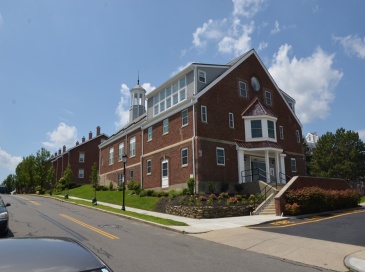 6 Admiral's Way, Chelsea, Massachusetts, 2 Bedrooms Bedrooms, 4 Rooms Rooms,1 BathroomBathrooms,Residential Lease,For Rent,Admiral's Way,73516818